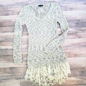 Ryu High Low Crochet & Lace Sweater small